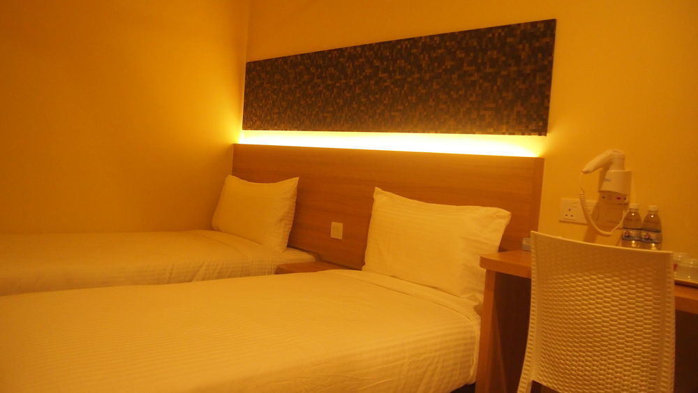118 Hotel Macalister George Town Exterior photo