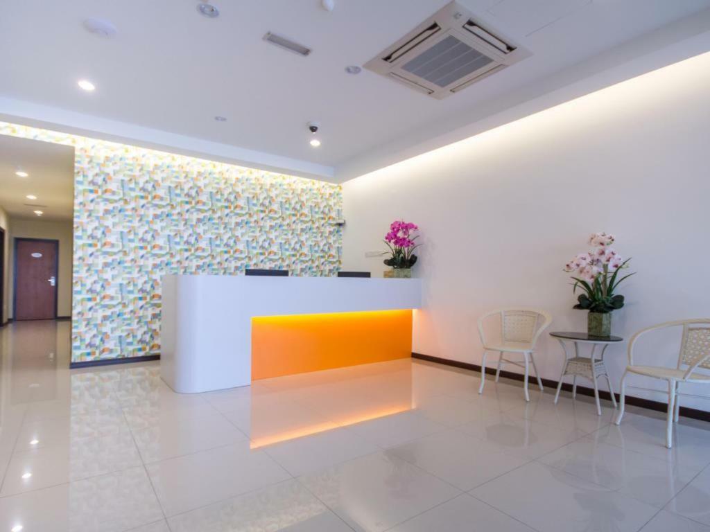 118 Hotel Macalister George Town Exterior photo