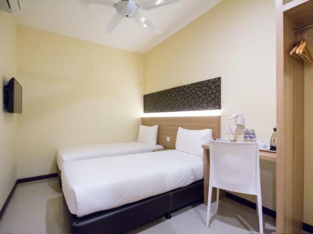 118 Hotel Macalister George Town Exterior photo